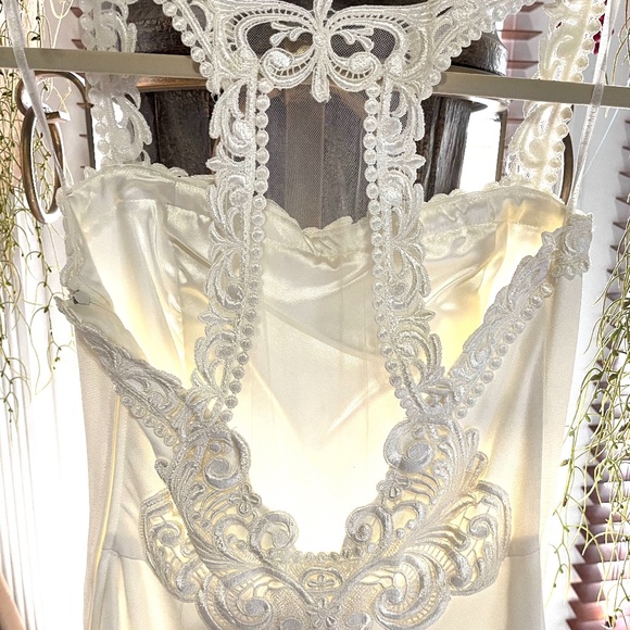 Dress - Picture 7 of 9